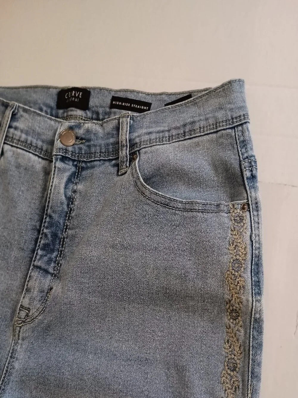 Curve Appeal High Rise Straight Ankle Jeans Light Wash Embroidered Women’s 14 VG - Picture 8 of 16